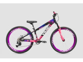 Diseñada para quienes buscan resistencia, estilo y adrenalina, la Vikingx Jump Tuff-25 ofrece un cuadro fuerte y un manejo firme, ideal para saltos y uso urbano. Su diseño agresivo y rendimiento confiable la convierten en la compañera perfecta para domina Diseñada para quienes buscan resistencia, estilo y adrenalina, la Vikingx Jump Tuff-25 ofrece un cuadro fuerte y un manejo firme, ideal para saltos y uso urbano. Su diseño agresivo y rendimiento confiable la convierten en la compañera perfecta para domina