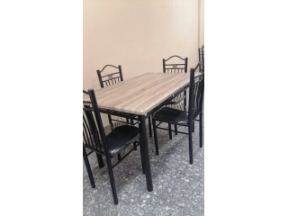 Material metal  Mesa tapa MDP ALTA  4 SILLAS REFORZADAS TAPIZADAS .