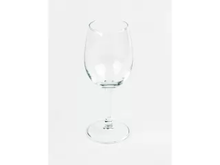 Pack de 6 copas de vino 340 ml ¡Dale un toque de elegancia a tus reuniones con este set de 6 copas de vino! Perfectas para disfrutar de tus vinos tintos favoritos, estas copas de vidrio transparente de 340 ml son ideales para cualquier ocasión. Su diseño Pack de 6 copas de vino 340 ml ¡Dale un toque de elegancia a tus reuniones con este set de 6 copas de vino! Perfectas para disfrutar de tus vinos tintos favoritos, estas copas de vidrio transparente de 340 ml son ideales para cualquier ocasión. Su diseño