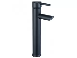 Dale un toque de elegancia a tu baño con la Grifería monocomando de lavatorio alto Milán negro. Su acabado mate y color negro le dan un estilo moderno y sofisticado. Con su diseño monocomando, controlar la temperatura y el flujo del agua es fácil y rápido Dale un toque de elegancia a tu baño con la Grifería monocomando de lavatorio alto Milán negro. Su acabado mate y color negro le dan un estilo moderno y sofisticado. Con su diseño monocomando, controlar la temperatura y el flujo del agua es fácil y rápido