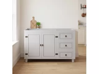 Bajo mesada 2 Puertas 3 cajones Especificaciones: Estructura: Madera maciza de Pino Elliotis y Frente MDF Acabado: Barnizado (Tapa) Herrajes: Metálicos Medidas Alto 85.6 cm Largo 118.5 cm Prof. 49.5 cm Bajo mesada 2 Puertas 3 cajones Especificaciones: Estructura: Madera maciza de Pino Elliotis y Frente MDF Acabado: Barnizado (Tapa) Herrajes: Metálicos Medidas Alto 85.6 cm Largo 118.5 cm Prof. 49.5 cm