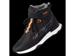 Descripcion: Botas cómodas y ultraligeras de tejido de Cordura y malla suave. Plantilla absorbente. Doble cierre con velcro y cordones.