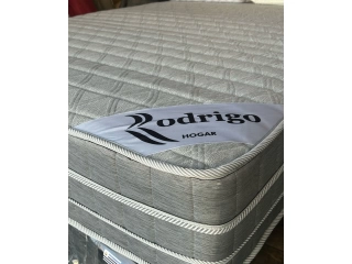 Colchón 2 plazas RESORTE bonel. Doble Extra pillow. Peso del producto 50 kg Resistencia 150 kg por persona. 100 % Capitoneado. Medidas: 1.40 x 1.90 x 30 cm . Garantia 5 años. Colchón 2 plazas RESORTE bonel. Doble Extra pillow. Peso del producto 50 kg Resistencia 150 kg por persona. 100 % Capitoneado. Medidas: 1.40 x 1.90 x 30 cm . Garantia 5 años.