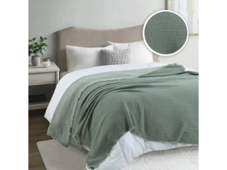 &iexcl;Dale un toque de confort y estilo a tu hogar con la Manta Boho verde de 130 cm de ancho! Perfecta para crear un ambiente acogedor y relajado en cualquier espacio.