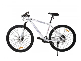 Color Gris y Negro. Cuadro Acero HI-TEN con cableado interno Frenos De disco mecaánicos Llantas Aluminio Geometría MTB y tubos de diámetro progresivo Suspensión Delantera Transmisión SHIMANO 21 velocidades índex. Garantia 6 meses. Color Gris y Negro. Cuadro Acero HI-TEN con cableado interno Frenos De disco mecaánicos Llantas Aluminio Geometría MTB y tubos de diámetro progresivo Suspensión Delantera Transmisión SHIMANO 21 velocidades índex. Garantia 6 meses.