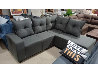 Sof&aacute; esquinero. COLOR  GRIS O MARRON. Almohadones individuales. Medidas aprox: 200 x 170cm.