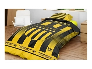 Largo: 240 cm. Ancho: 160 cm. Tamaño del colchón: 1 1/2 plaza. Poliéster de alta calidad en la composición y materiales externos. Relleno de guata que favorece un descanso placentero. Diseño reversible que permite cambiar la estética del dormitorio. Largo: 240 cm. Ancho: 160 cm. Tamaño del colchón: 1 1/2 plaza. Poliéster de alta calidad en la composición y materiales externos. Relleno de guata que favorece un descanso placentero. Diseño reversible que permite cambiar la estética del dormitorio.
