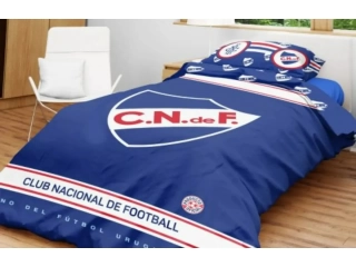 Largo: 240 cm. Ancho: 160 cm. Tamaño del colchón: 1 1/2 plaza. Poliéster de alta calidad en la composición y materiales externos. Relleno de guata que favorece un descanso placentero. Diseño reversible que permite cambiar la estética del dormitorio. Largo: 240 cm. Ancho: 160 cm. Tamaño del colchón: 1 1/2 plaza. Poliéster de alta calidad en la composición y materiales externos. Relleno de guata que favorece un descanso placentero. Diseño reversible que permite cambiar la estética del dormitorio.