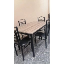 Juego de comedor ca�o 4 Sillas tapizadas RO.