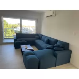 Juego Living CHEILONGUE EN U 8 LUGARES + 4 PUFF Y almohadones