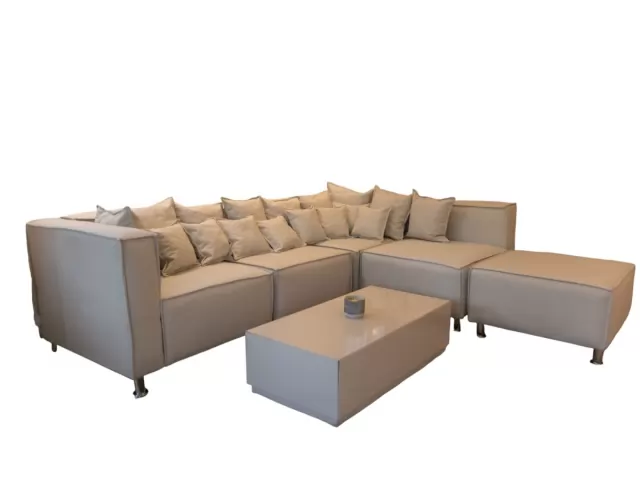 COLOR MARRON Y GRIS OSCURO. 5 MODULOS . 2 Esquinas de 85 x 85 cm 2 Modulos de 70 x 85 cm 1 Isla de 70 x 70 cm . Tela LINO Repelente al agua. Estructura reforzada EUCALIPTO.