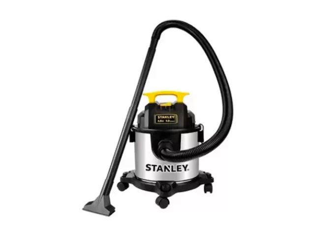 Descripción: Polvo - Liquido Capacidad del Tanque: 15 Litros Potencia máx.: 4HP. Voltage: 220V Cuenta con un potente motor para un mejor rendimiento Máxima potencia de succión para trabajos pesados Mango fuerte para fácil transporte Cable de alimentación