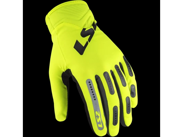 Descripcion: Cómodos guantes ultraligeros de Lycra y neopreno. Empuñaduras de silicona para optimizar el agarre. Palma de la mano perforada para maximizar la ventilación.