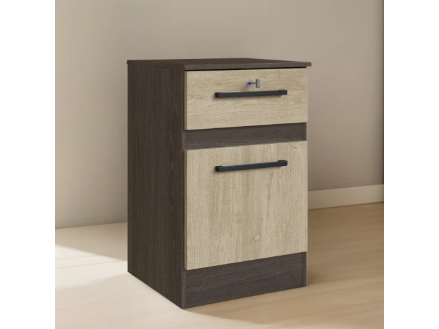  1 CAJON CON LLAVE PUERTA AMPLIA. Línea LV. Modelo Moderno Material de la mesa de luz MDP Altura 60 cm Ancho 37 cm Profundidad 38 cm Acabado Mat