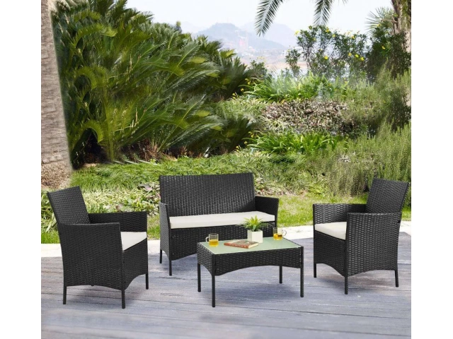 Descripcion: Cantidad de sillas: 3. Color de la estructura: Negro. Compuesto por 4 piezas. Producto fabricado en acero. Mesa tipo mesa de centro. Tipos de asientos incluidos: sillón. Dimensiones de la mesa: 39cm x 71cm x 71cm. Dimensiones de las sillas: 8