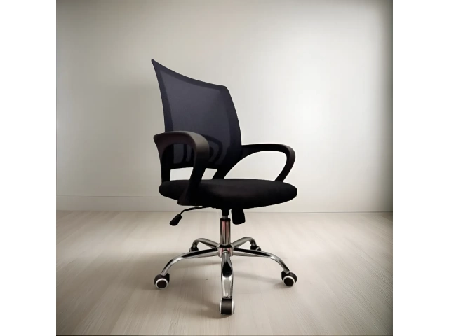 Material del tapizado: Malla. C&oacute;modos apoyabrazos. Soporte lumbar fijo. Con ruedas. Giratoria. Material del relleno: espuma. Peso m&aacute;ximo soportado: 100kg. Medidas de la silla completa: 50 cm de ancho, 92 cm de alto y 48 cm de profundidad. Medidas del asie